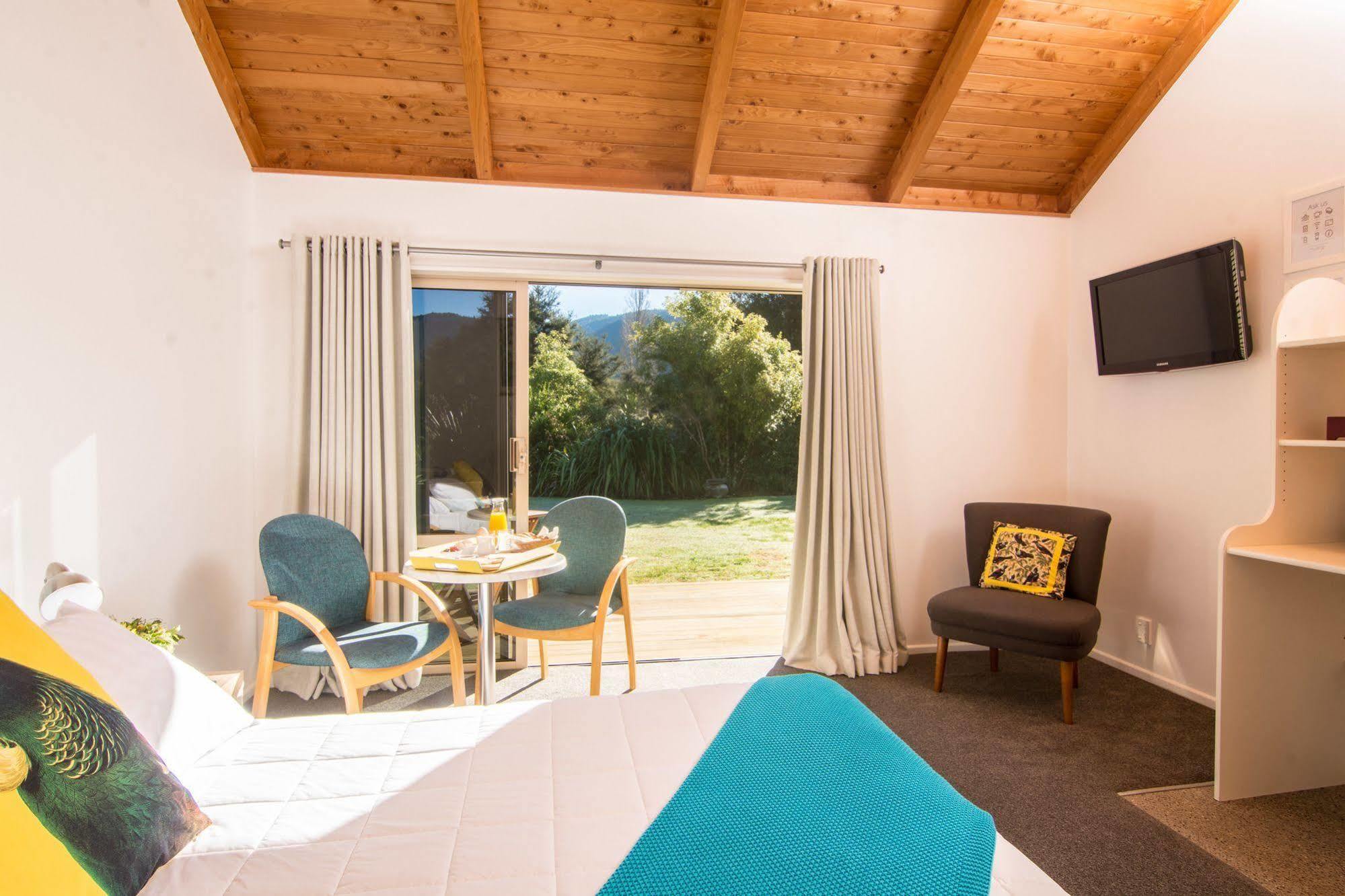 Abel Tasman Lodge Marahau Exteriör bild